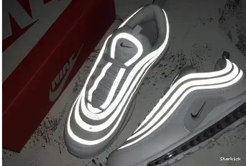 921826-105 97 Max White Reflect  Silver Air 0521